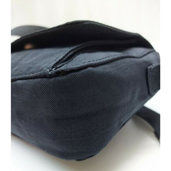 Baggallini Black Nylon Zipper Pockets Credit Card Slots Crossbody Bag - Picture 9 of 13